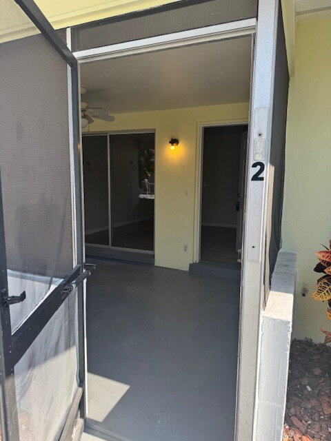 Building Photo - Spacious 2 Bedroom