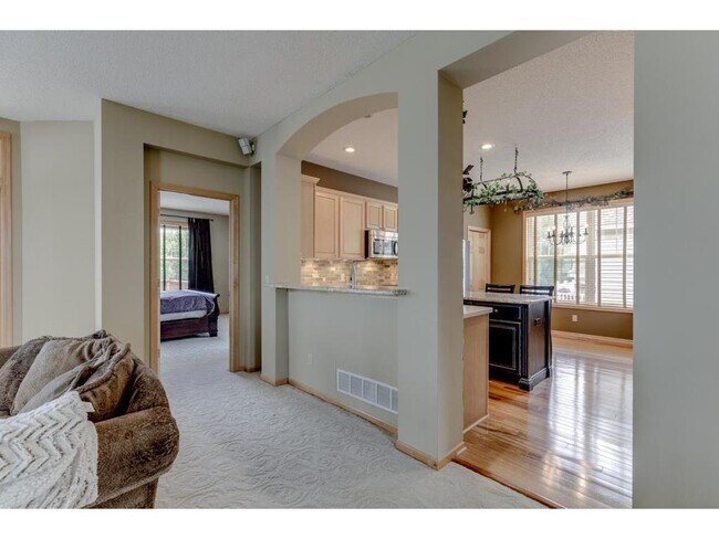 Building Photo - 2074 Clover Ct