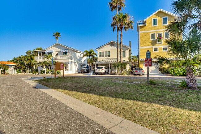 Building Photo - 634 180th Ave W