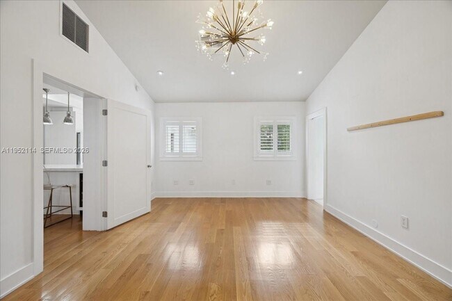 Building Photo - 2910 Calusa St