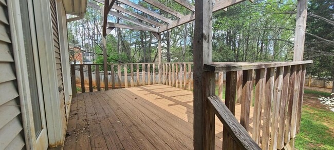 Building Photo - 709 NC-801