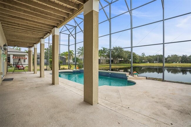 Building Photo - 9727 Mountain Lake Dr