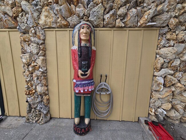 Building Photo - OCEANFRONT FURNISHED ANNUAL ONE BEDROOM ONE BATH