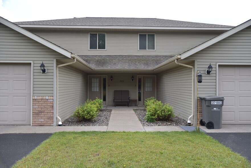 Building Photo - 226 W South St