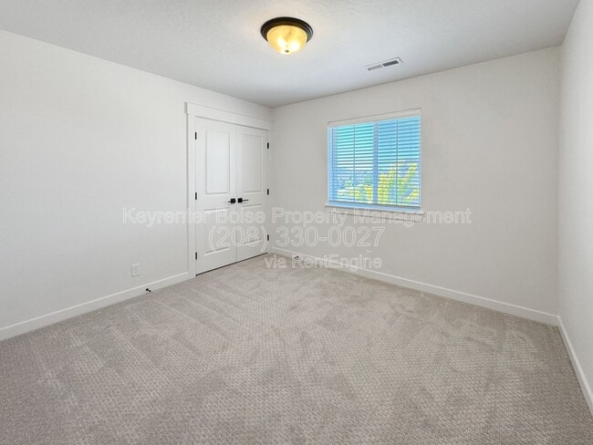 Building Photo - 6346 S Rohanna Wy