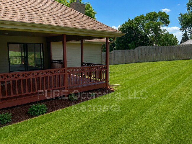Building Photo - 15527 Mason Cir