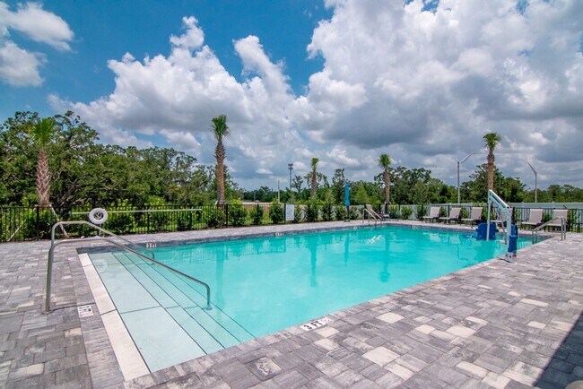 Building Photo - Modern New Construction Townhome in Desirable Lakewood Ranch – Up to 1 Month Free