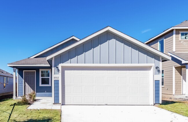 Primary Photo - 5911 Rolling Gln