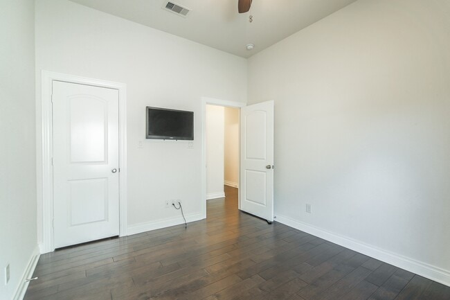 Primary Photo - 13803 Royal Ridge Dr