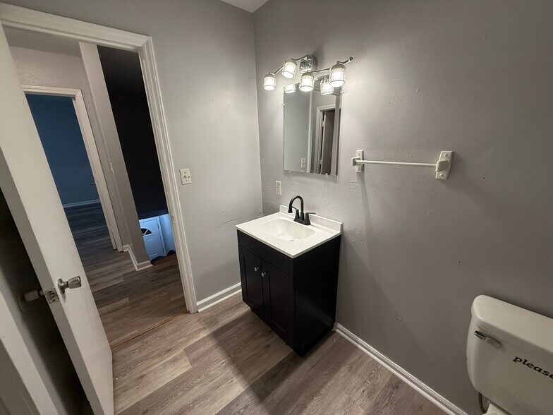 Building Photo - 1836 Greenbrier Ave SE