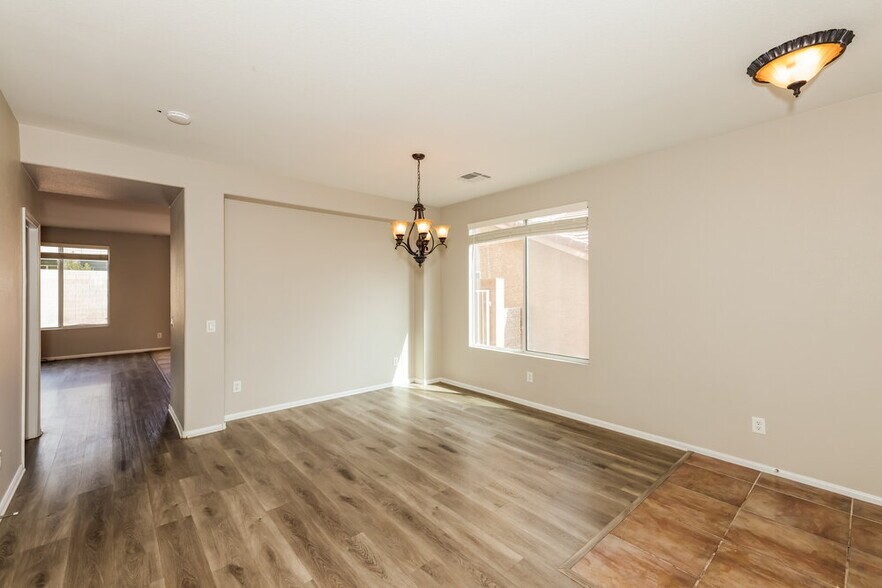 Building Photo - 1004 Clearwater River Ave