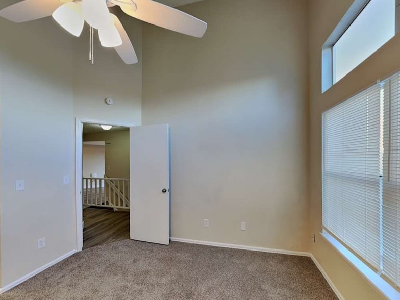 Building Photo - 7736 Halleys Dr