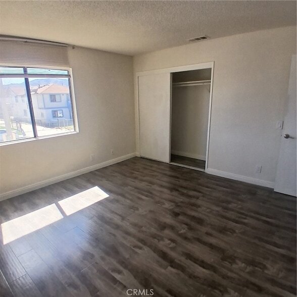 Building Photo - 509 E Ave Q-2