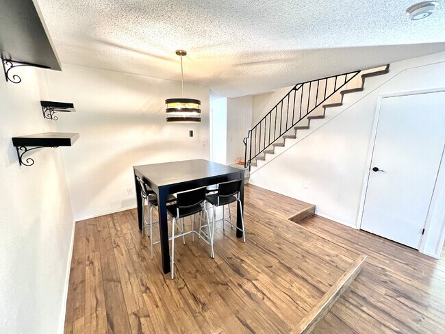 Building Photo - Beautiful Townhome For Rent in the Tranquil Chambers Bay