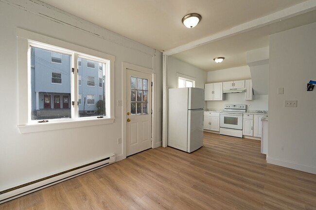 Building Photo - Spruce (294)