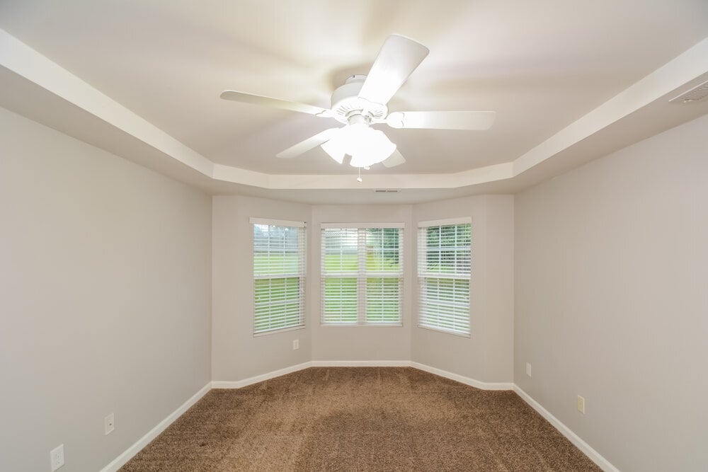 Building Photo - 923 Red Oak Tree Dr