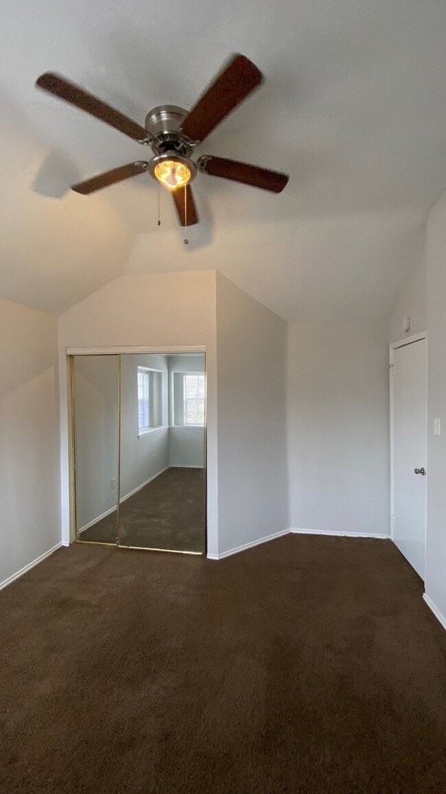 Building Photo - 5922 Cinnamon Creek Cir