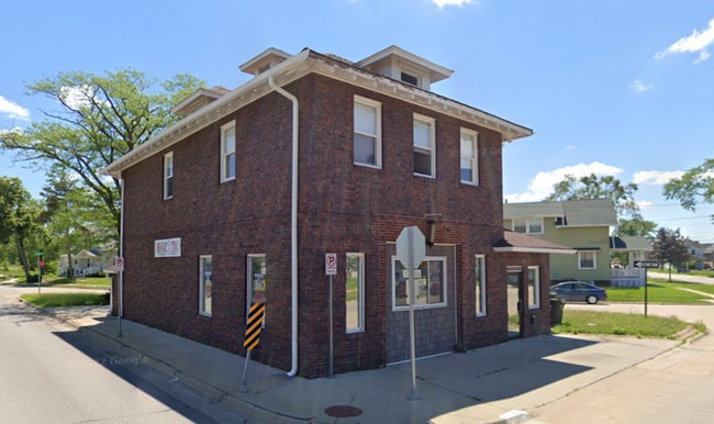 Building Photo - 423 5th St NW