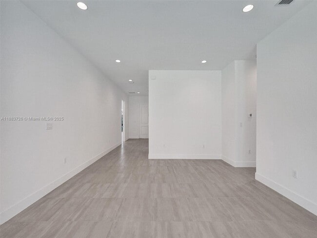 Building Photo - 5736 SW 104th Terrace