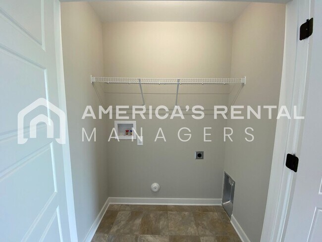 Building Photo - Home for Rent in Talladega, AL!!! Availabl...