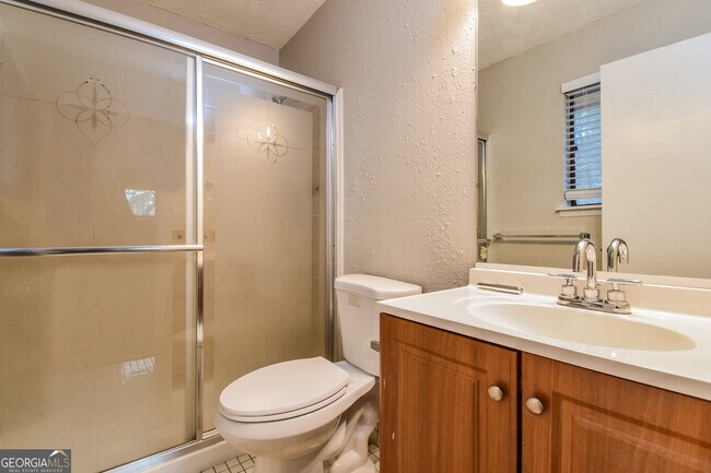 Building Photo - 640 Butterfield Ln