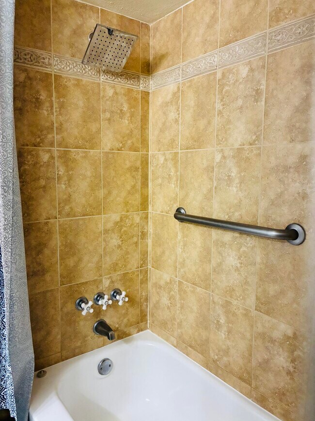 Building Photo - 505 Spencer Dr