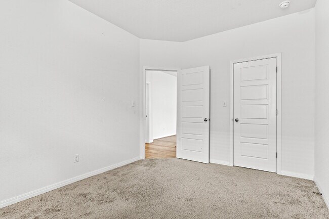 Building Photo - "Charming 3-Bedroom Home with 2 Baths in San Marcos – 1821 Sq Ft of Comfort!"