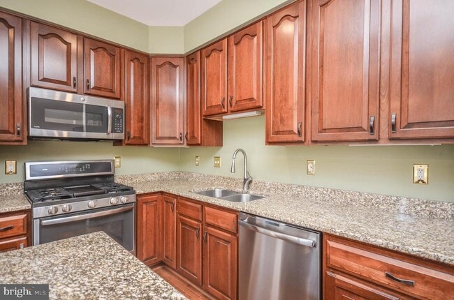 Building Photo - 13776 Lambertina Pl