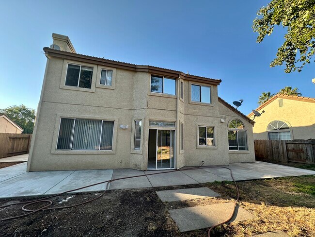 Building Photo - 5805 Devon Dr