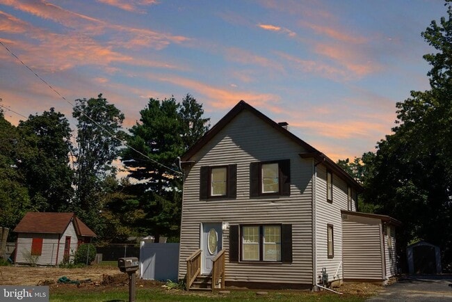 Building Photo - 1824 N Tuckahoe Rd