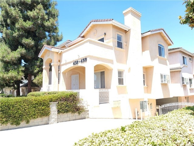 Building Photo - 438 S Sefton Ave