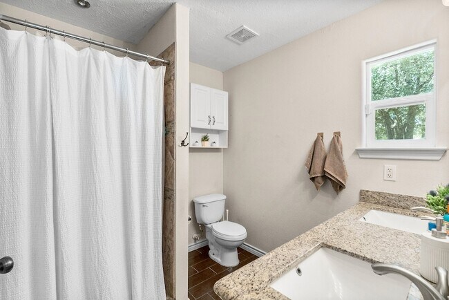 Building Photo - 16305 Many Trees Ln