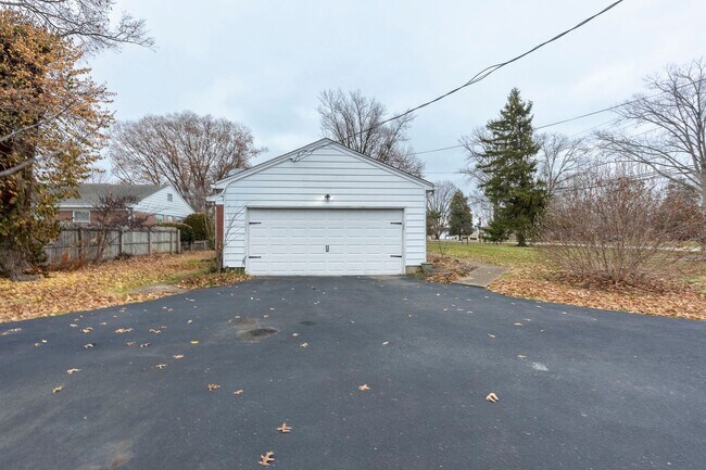 Building Photo - 4225 Rudy Ln