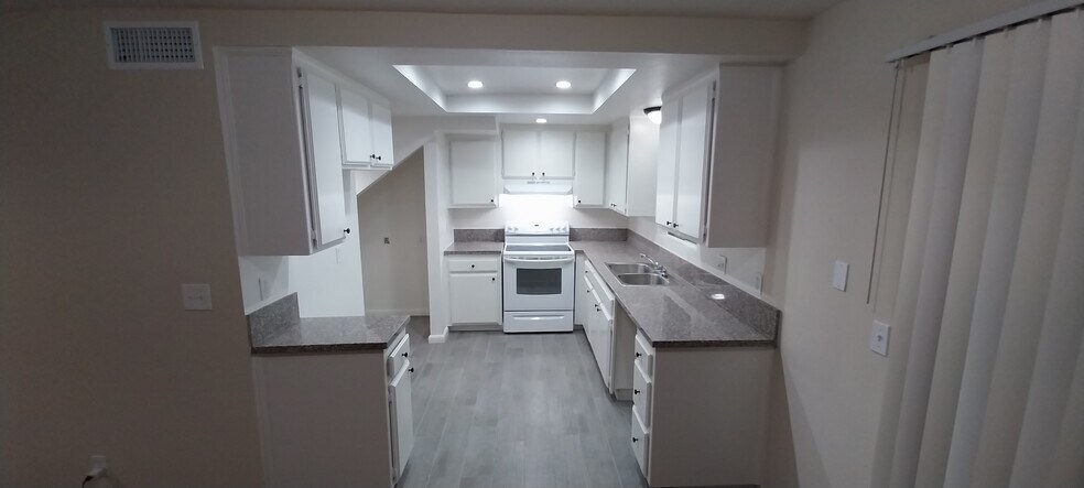 Building Photo - 1009 33rd St