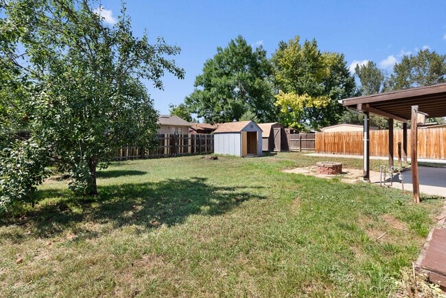 Building Photo - 4857 N Roosevelt Ave