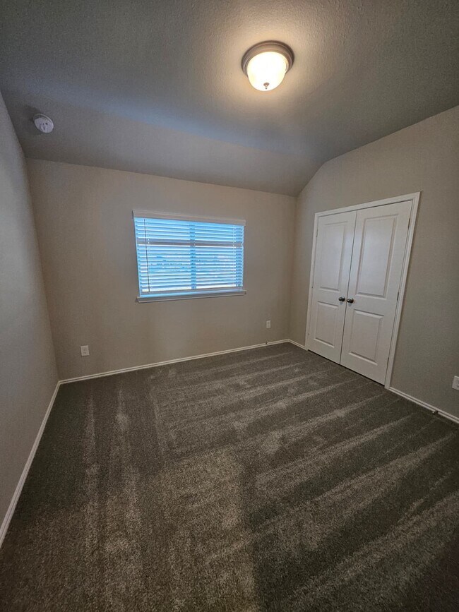 Building Photo - 426 Twilight Mdw Wy