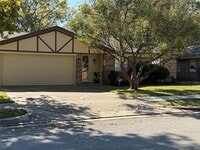 Building Photo - 420 Pearl St