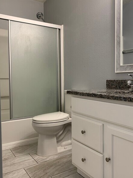 second bath room - 11623 Singing Arrow Rd SE
