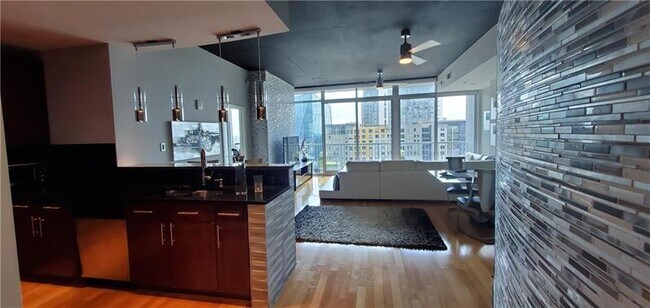 Primary Photo - 950 W Peachtree St NW