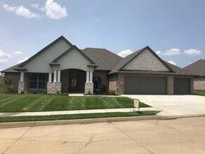 Building Photo - 5923 Screaming Eagle Ln