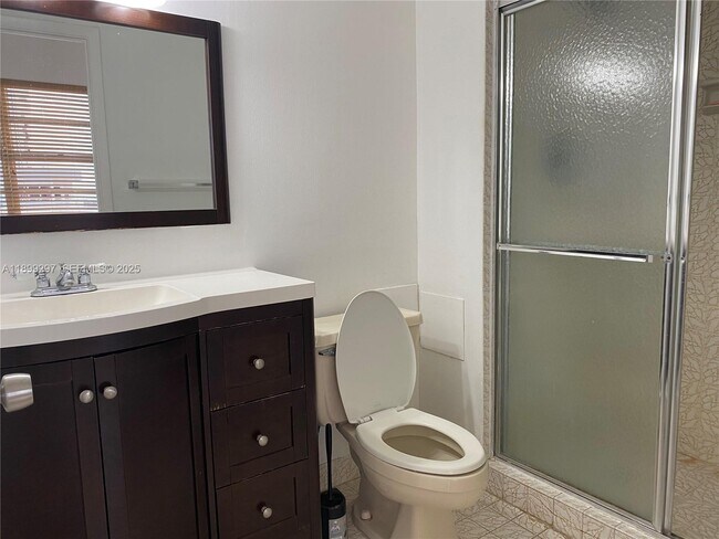 Building Photo - 18031 Biscayne Blvd