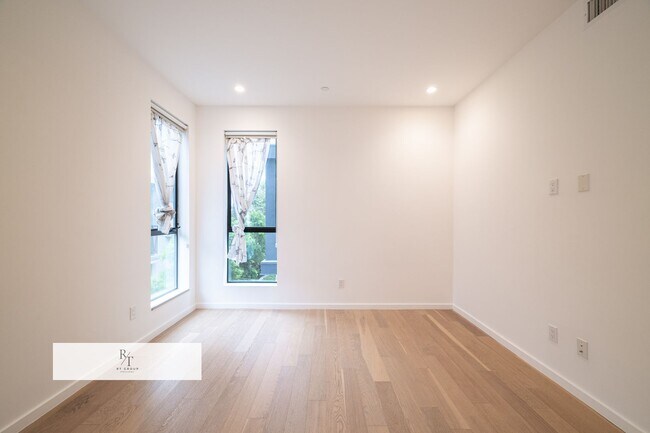 Building Photo - Elegant 3 Bedroom / 2.5 Bathroom Home in LA