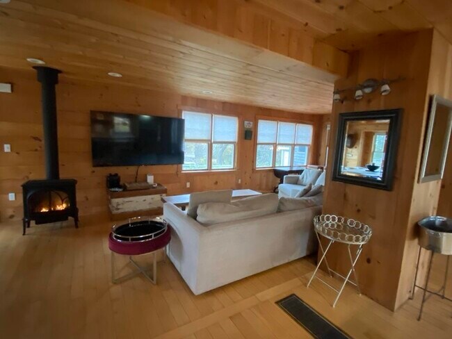Building Photo - 64 Chauncey Creek Rd