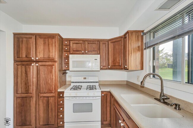 Building Photo - 855 Johnstown Ln