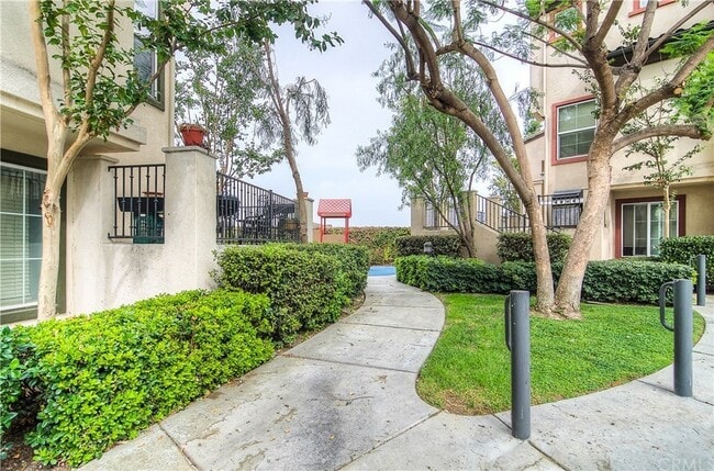 Building Photo - 281 Camphor Pl