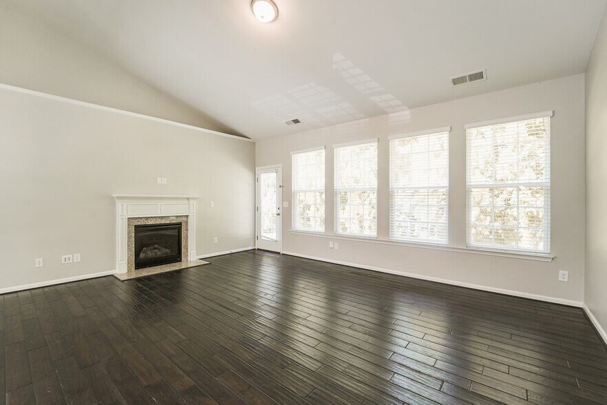 Building Photo - 17300 Hampton Trace Rd