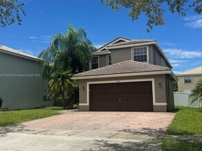 Building Photo - 16439 SW 28th Ct