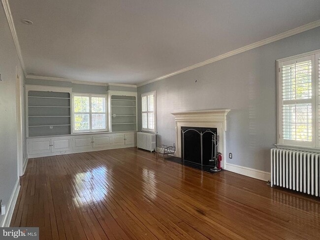 Building Photo - 3604 Oval Dr
