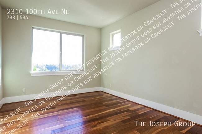 Building Photo - 2310 100th Ave NE