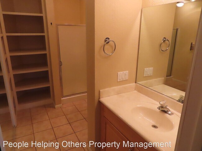 Building Photo - 2 br, 2 bath House - 2941 C Street #467